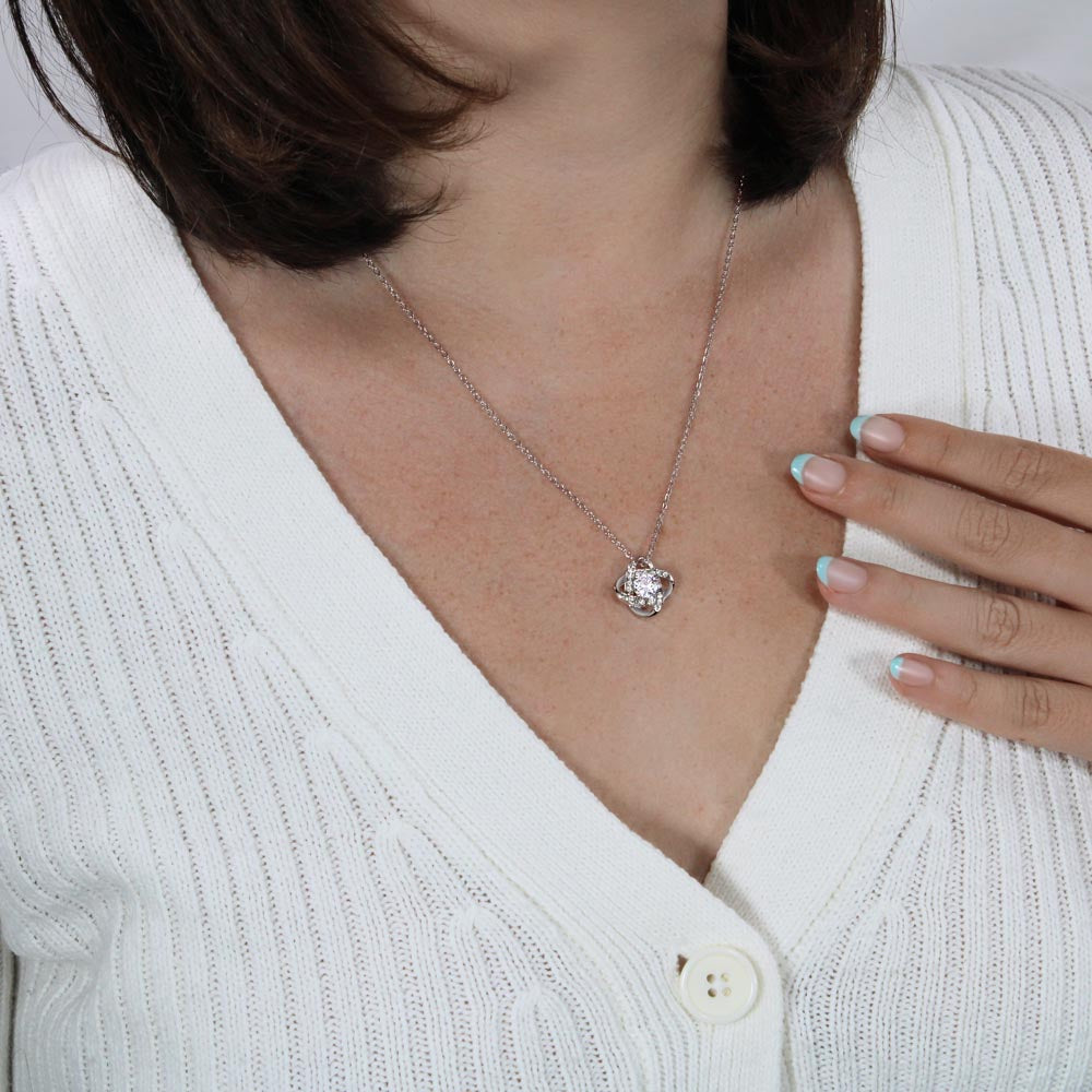 Magnifique collier "Love Knot"